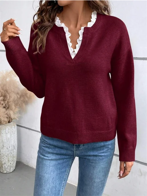 Yara™ | Bluse med blondekant og V-hals