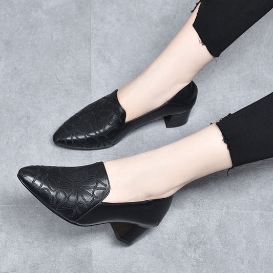 Olene™ | Vegan Embroidery Pumps