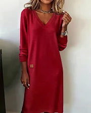 Clara™ | Stilfuld strikkjole med V-udskæring